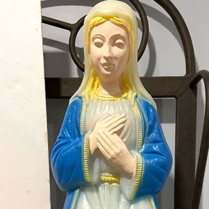 Vintage 18” Blow Mold Virgin Mary Nativity Scene Christmas Decoration.